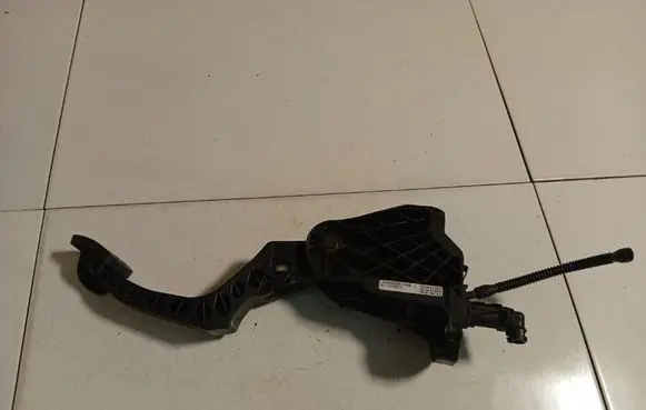Volkswagen PASSAT B6 Clutch pedal 3C1721059Q
