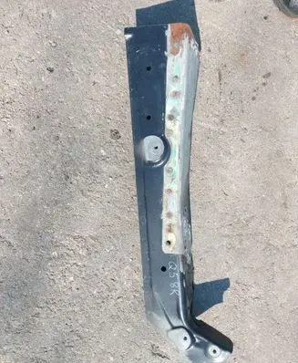 Audi Q5 SQ5 Fender mounting bracket 8R0806028