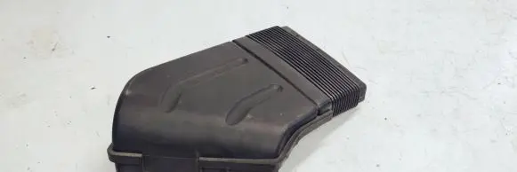 Audi A4 S4 B7 8E 8H Air intake duct part 8E0129617D