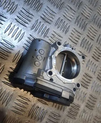 Mercedes-Benz CLA C117 X117 W117 Throttle valve A2701410025