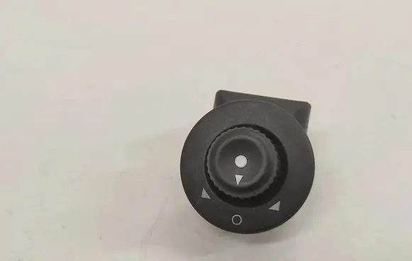 Peugeot 1007 Wing mirror switch 185526