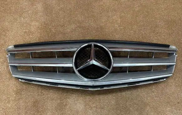 Mercedes-Benz C W204 Front bumper upper radiator grill A2048801923