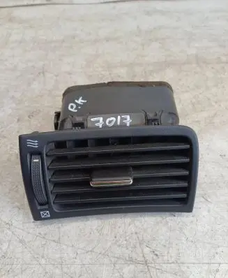 Toyota Avensis T250 Dashboard side air vent grill/cover trim 8518