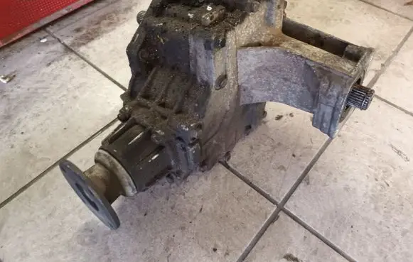 Hyundai Tucson JM Gearbox transfer box case Y031201329