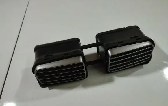 Subaru Forester SG Dash center air vent grill
