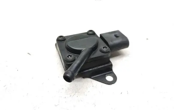 BMW 1 E82 E88 Exhaust gas pressure sensor 7808013