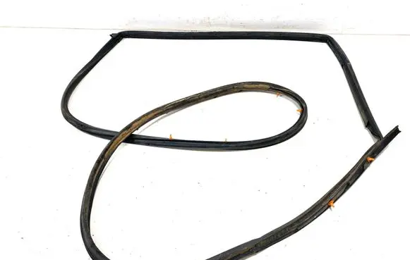KIA Sorento Rear door rubber seal (on body) 100225 H2XM100225