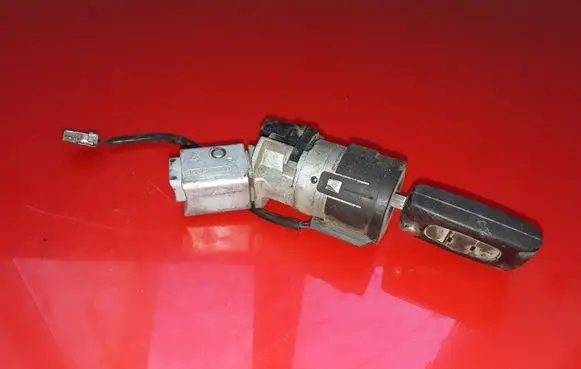 Peugeot 5008 Ignition lock 9663123380 36410600