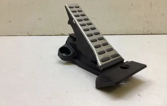 KIA Sportage Accelerator throttle pedal Q81