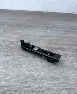 Volkswagen Golf VII Seat belt height adjuster 8V0857819