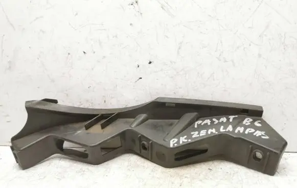 Volkswagen PASSAT B6 Front bumper mounting bracket 3C0807889