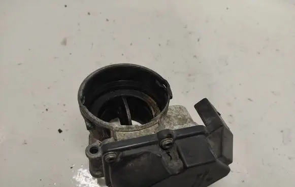 Volkswagen PASSAT B6 Throttle valve 03G128063G C532498 2909072315