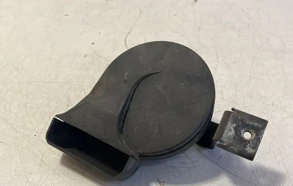 Volvo XC70 Horn signal E349042