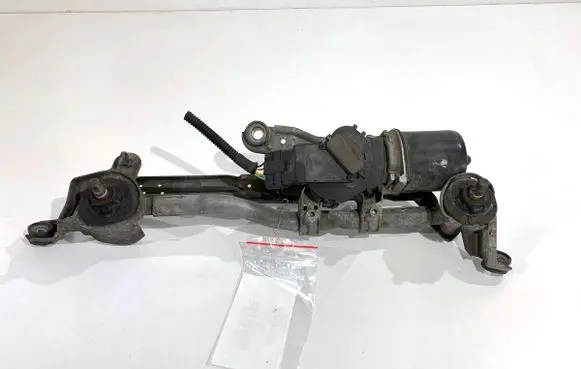 Nissan Note (E11) Front wiper linkage and motor 