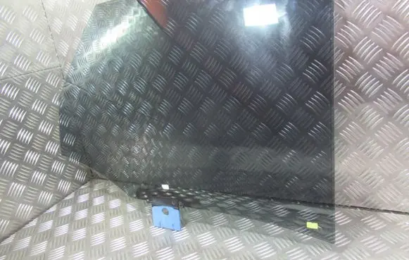 Porsche Macan (95B) Front door window glass four-door 95B845206B