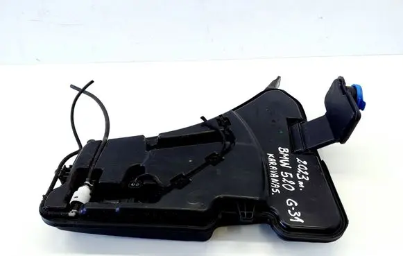 BMW 5 G30 G31 G38 Windshield washer fluid reservoir/tank 7357287 7388349