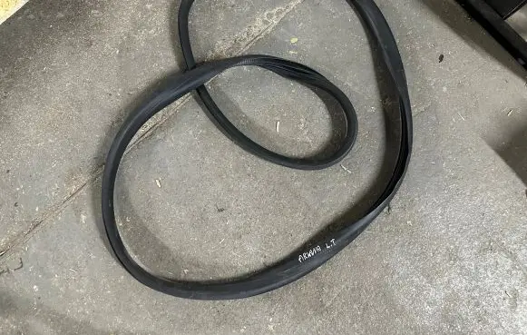 Renault Arkana Rubber seal rear door 