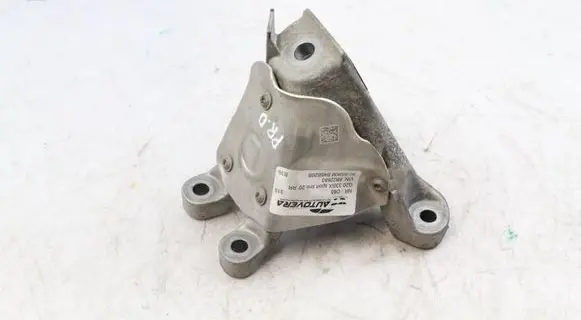 BMW 3 G20 G21 Engine mounting bracket 6870756 22116870756