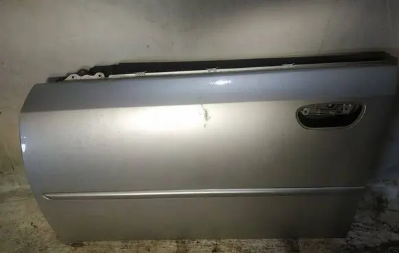 Subaru Legacy Front door pilkos