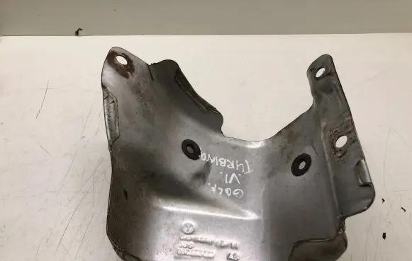 Volkswagen Golf VI Other engine bay part 03C253041AS