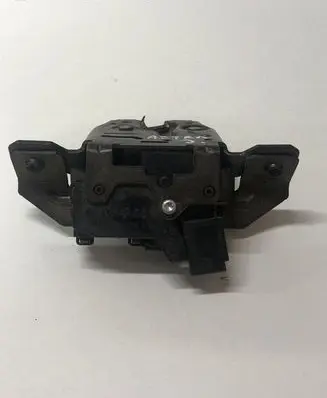 Opel Astra J Tailgate/trunk/boot lock/catch/latch 13587646 22815
