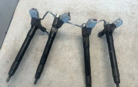 Mazda 6 Fuel injectors set SH0113H50