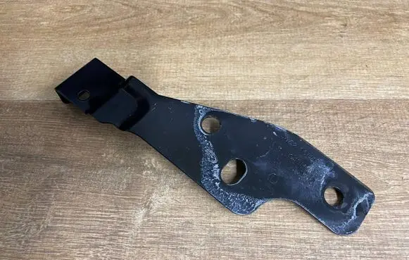 Land Rover Range Rover Velar Fender mounting bracket J8A2-16E129-AA J8A216E129AA J8A2-16E129