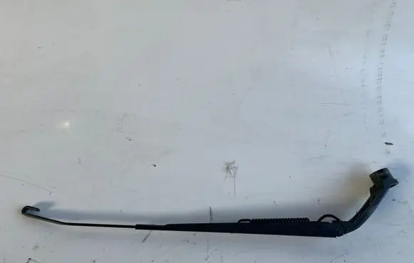Mitsubishi Outlander Front wiper blade arm 8250A586