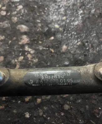 Mercedes-Benz E W211 Fuel main line pipe A6120700195 0445215012