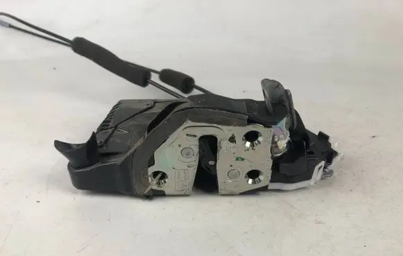 Subaru Legacy Front door lock