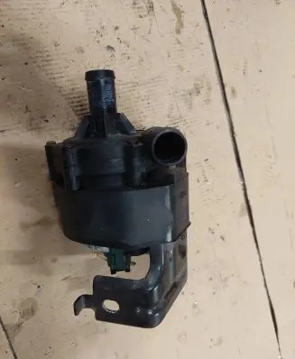 Nissan Leaf I (ZE0) Electric auxiliary coolant/water pump 11118C0225