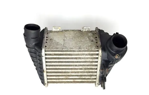 Volkswagen Golf III Intercooler radiator 1h0145805