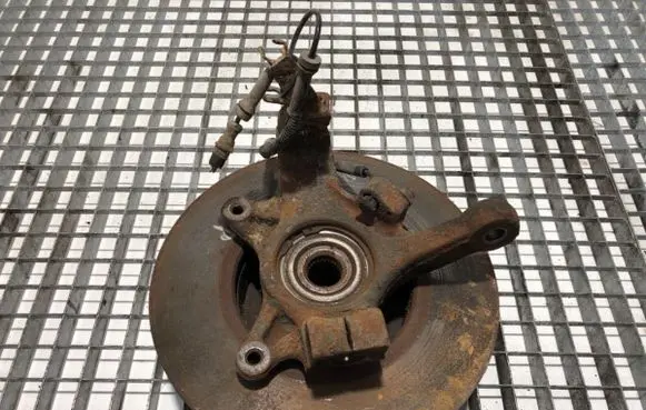 Nissan Interstar Front wheel hub spindle knuckle