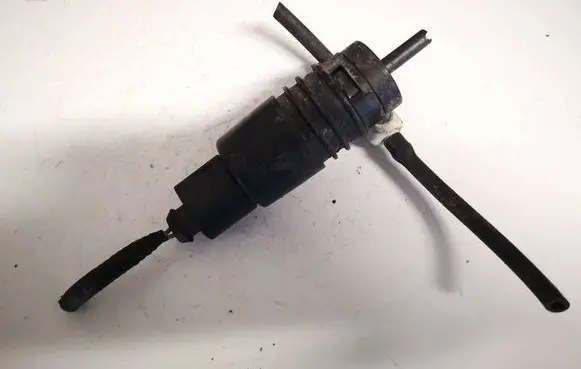 Honda CR-V Windscreen/windshield washer pump 3412863
