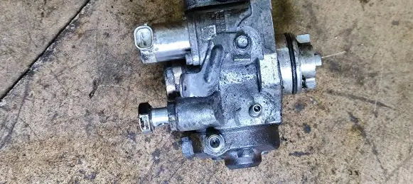 Fuel injection high pressure pump