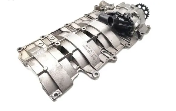 Mercedes-Benz A W169 Oil pump A6400140366
