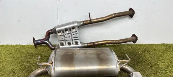 Nissan 370Z Rear muffler/silencer tail pipe 20100-1ck0a 20300-1ea0a