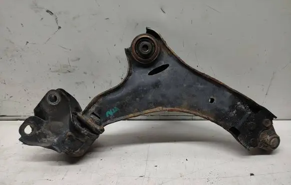 Volvo XC60 Front lower control arm/wishbone 8G9N3A053A