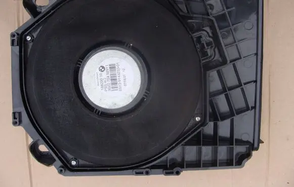 BMW 1 E81 E87 Subwoofer speaker 9143233 18820010 902275492911