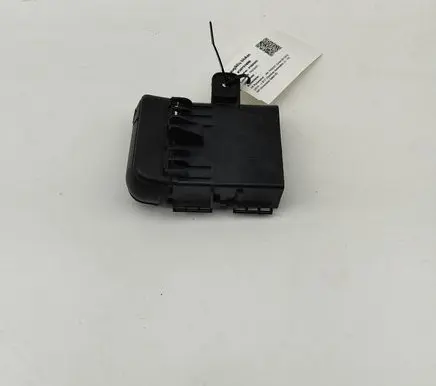 Volkswagen PASSAT B8 Fuse module 1K0937517