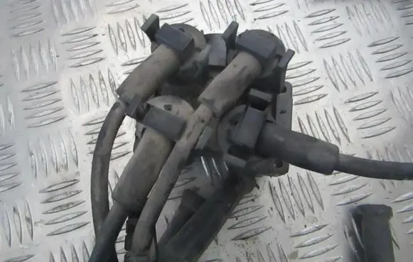 Ford Fiesta High voltage ignition coil 928F12029CA 928F-12029-CA