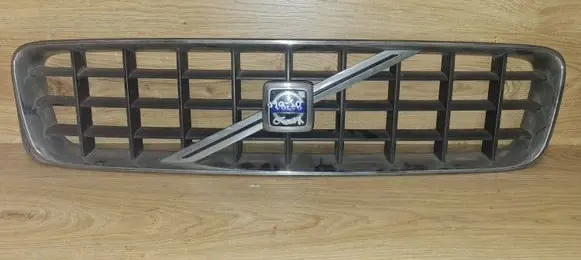Volvo XC90 Front grill 8620641