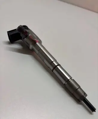 Skoda Superb B8 (3V) Fuel injector 0445110835