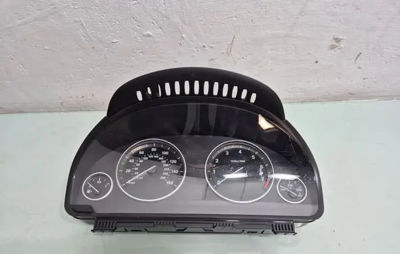 BMW 5 F10 F11 Speedometer (instrument cluster) 9383487