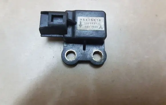 Mitsubishi Pajero Sport I Airbag deployment crash/impact sensor MR475078