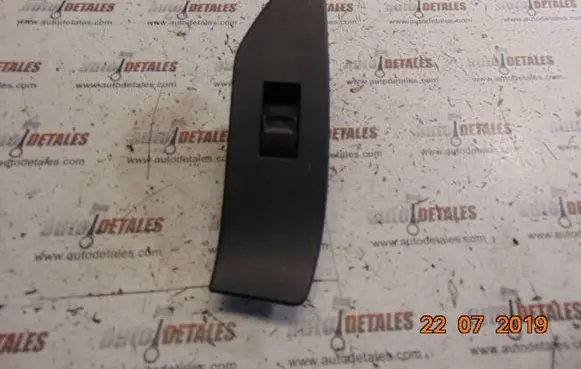 Toyota Verso Electric window control switch 742320F050