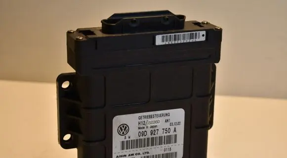 Volkswagen Touareg I Gearbox control unit/module 09D927750A