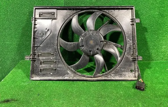 Volkswagen Tiguan Electric radiator cooling fan 5Q0121205AL