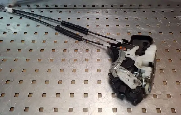 Mitsubishi Colt Rear door lock