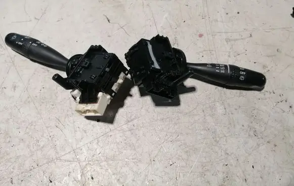 Suzuki Swift I Wiper turn signal indicator stalk/switch 173744
